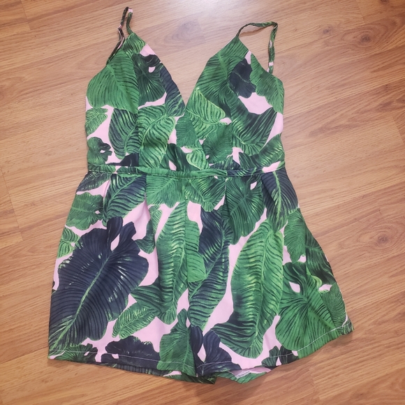 Pretty little things romper
